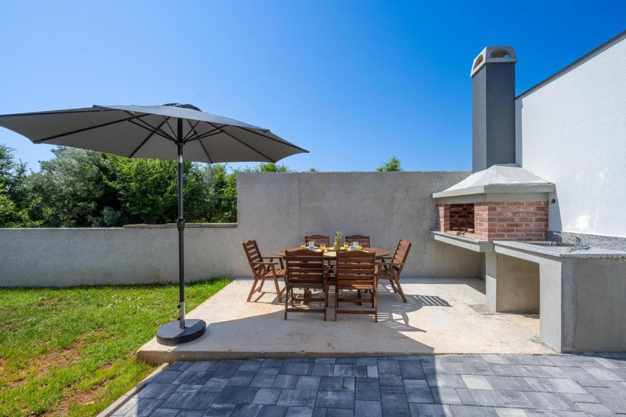 Domus Alba Apartments Пула Екстер'єр фото