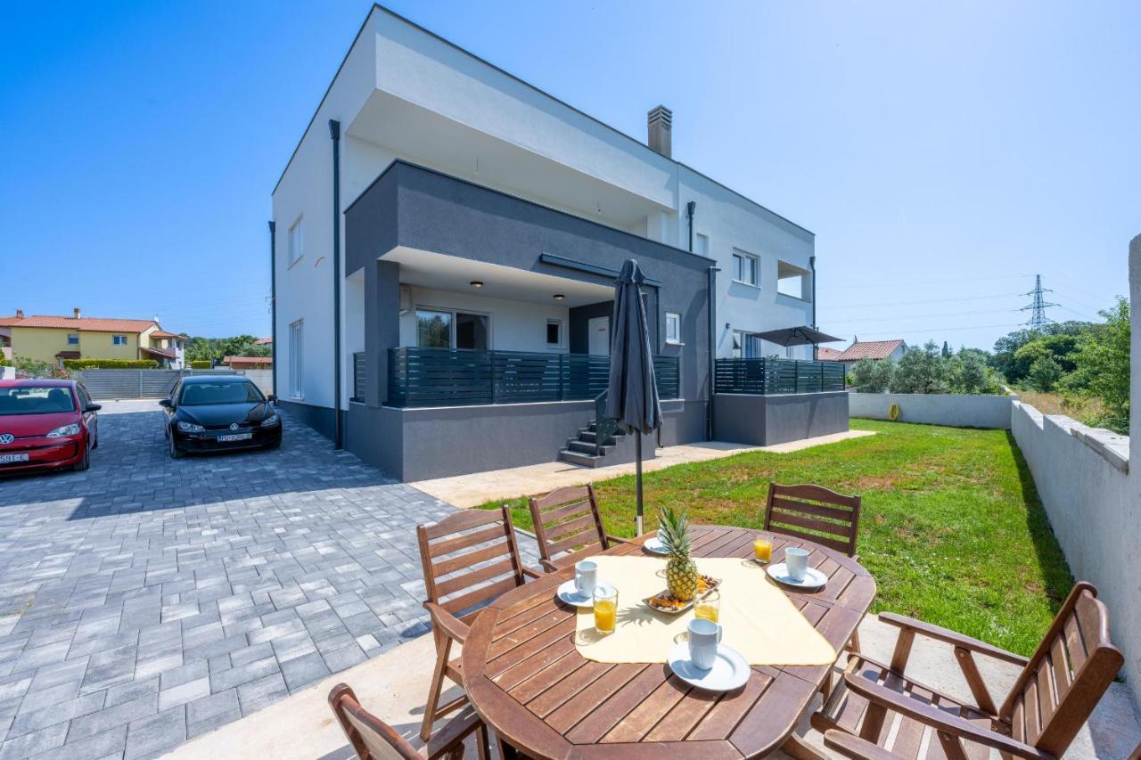 Domus Alba Apartments Пула Екстер'єр фото